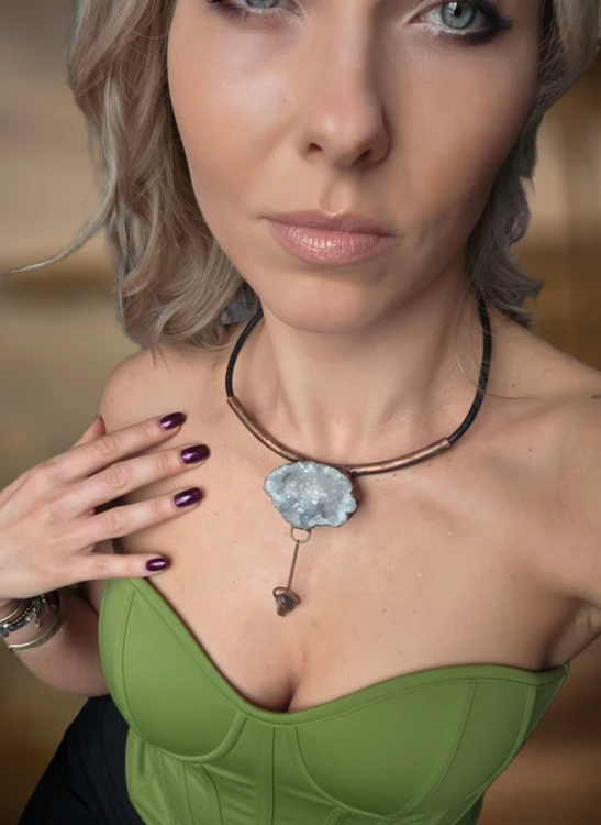 Amulet Bogini- OMalchemy, ​Kamienie naturalne na pewność siebie